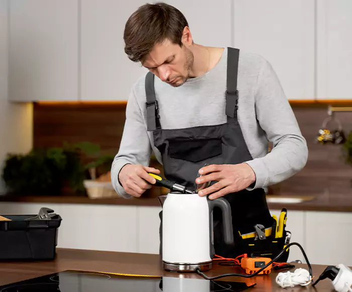 Skilled Blender Technicians: Your Small Appliance Repair Experts for Coronado, CA